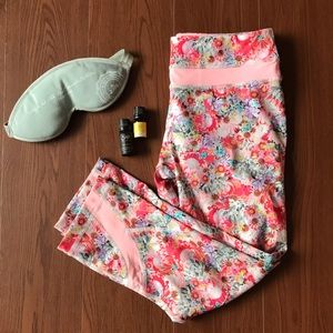 Lululemon Flowabunga Pink Floral Crop Leggings